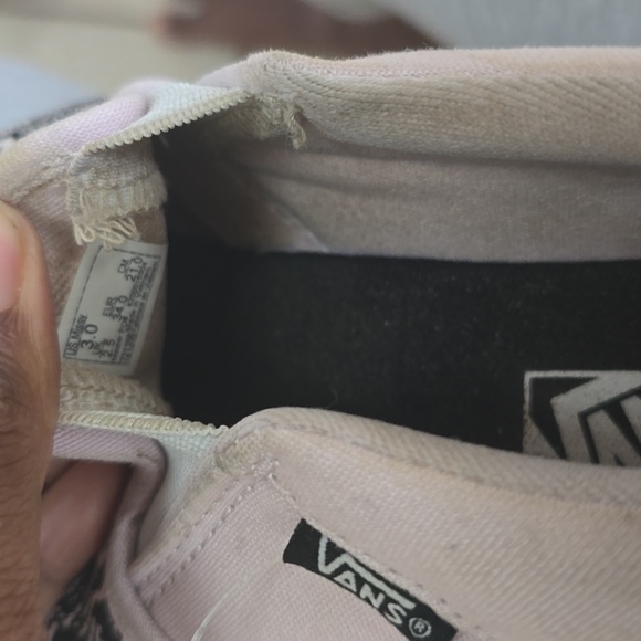 Vans - Picture 2 of 3